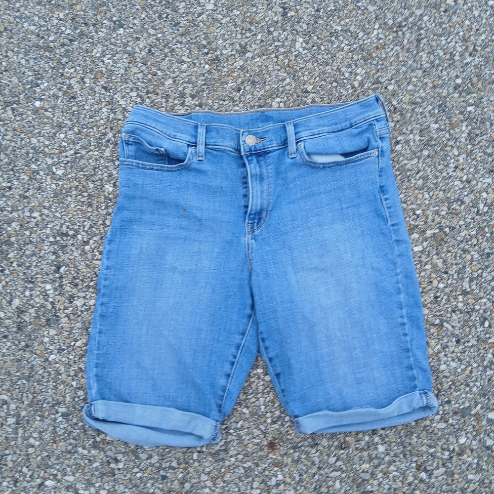 Levis Shorts Mens 32 Light Wash Blue Denim Bermuda 5 Pocket Casual Summer